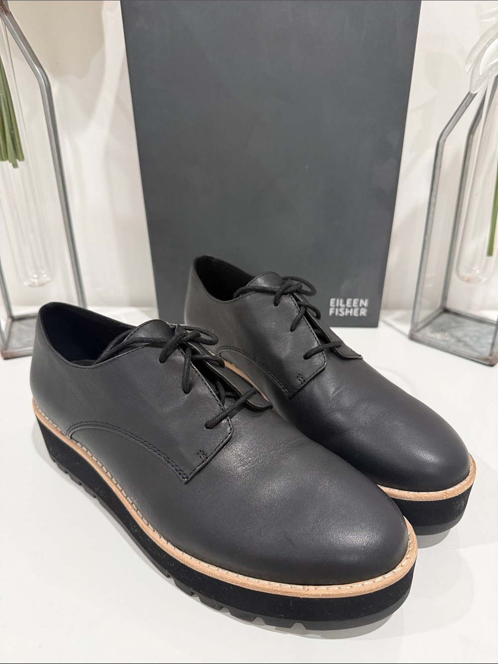 Eileen Fisher Women’s Black Leather Lace-Up Derby Shoes